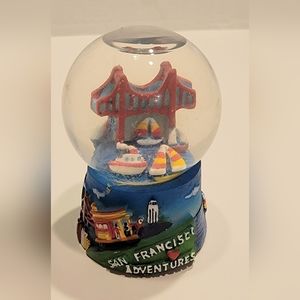 San Francisco Adventures Souvenir Golden Gate Bridge Mini Snow Globe